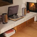 Bang & Olufsen Beolab 8 Black Anthracite/Oak (Table Stand) — премиальная беспроводная акустическая система